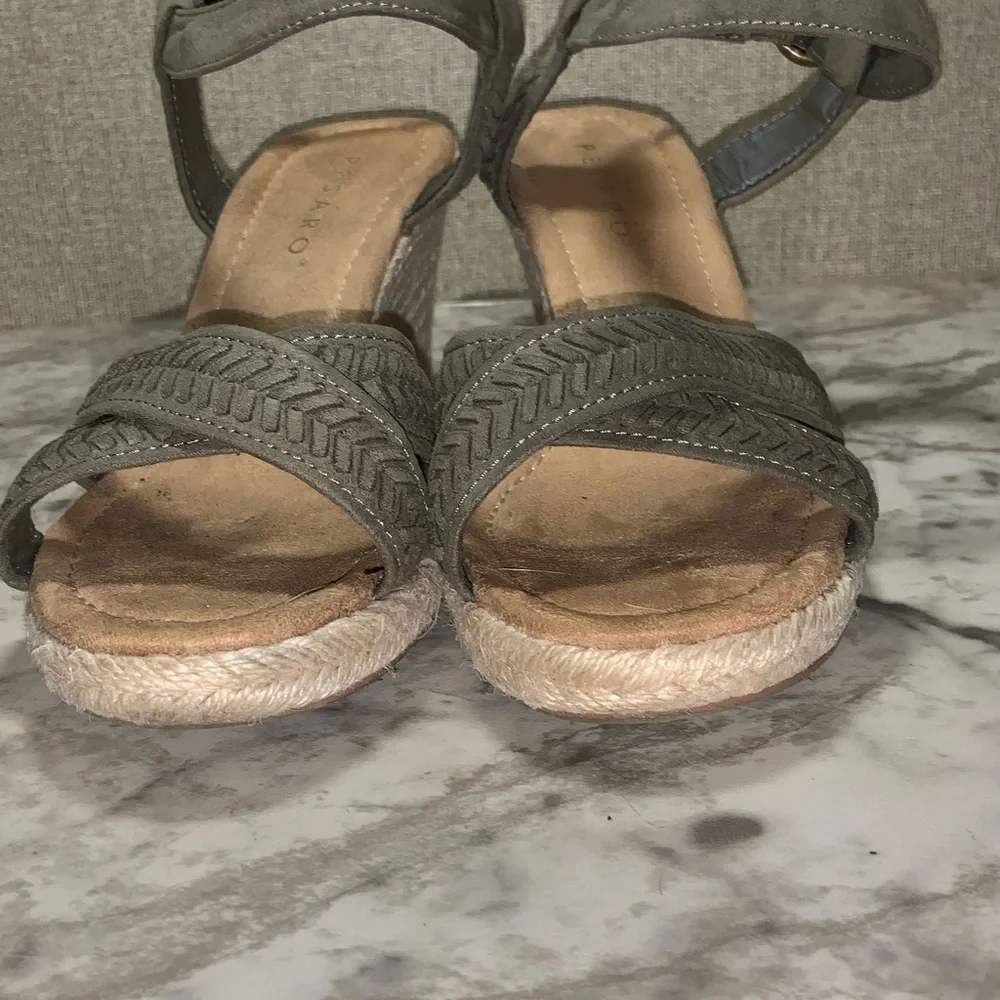 Pesaro Skye Green Faux Suede Wedge Sandals size 8